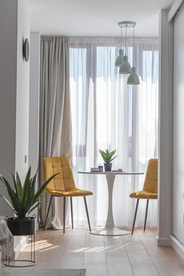 Moon Apartment *