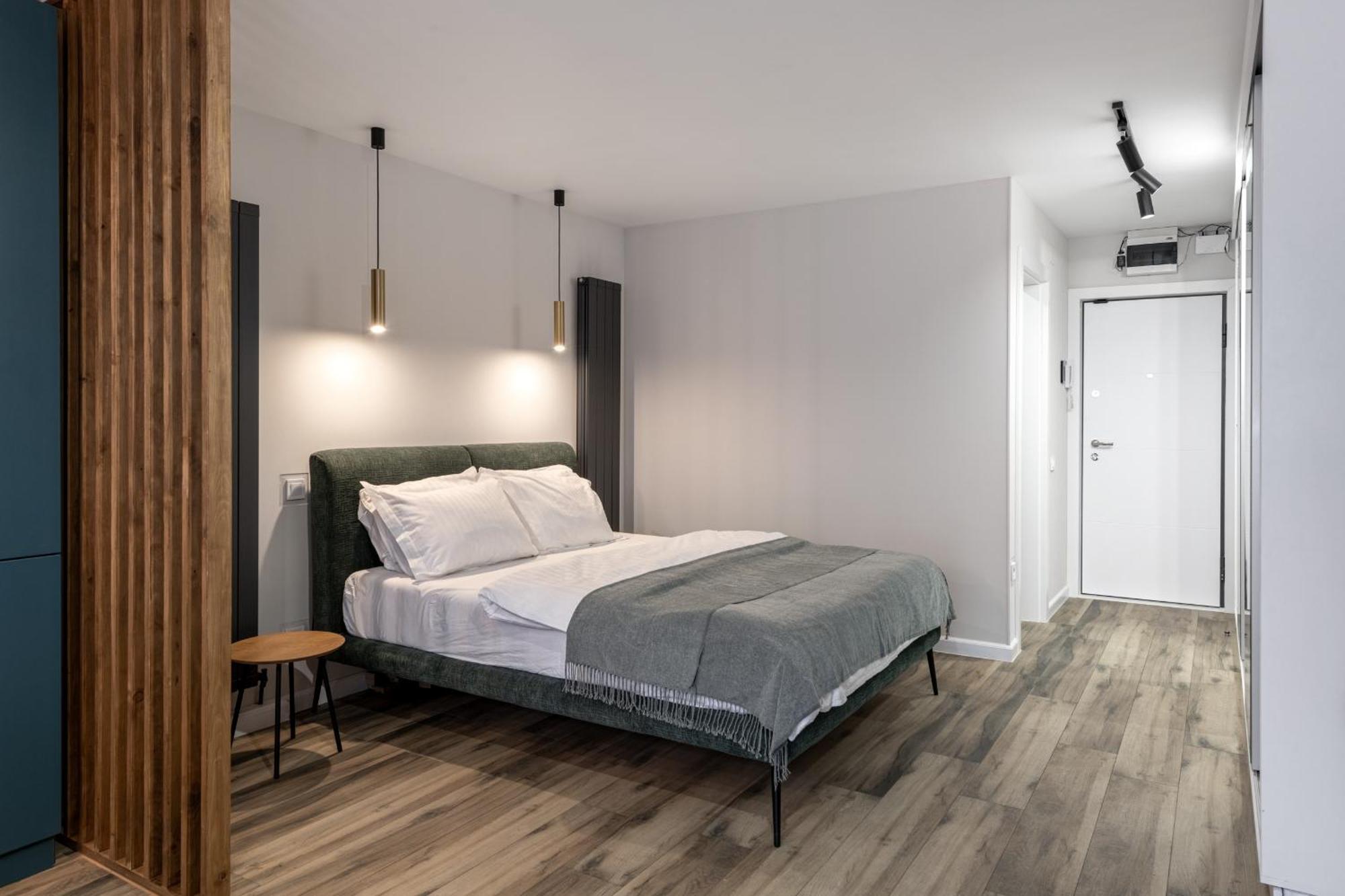 Moon Apartment *